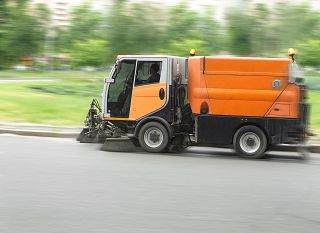 Letnie i zimowe utrzymanie chodników, placów i dróg